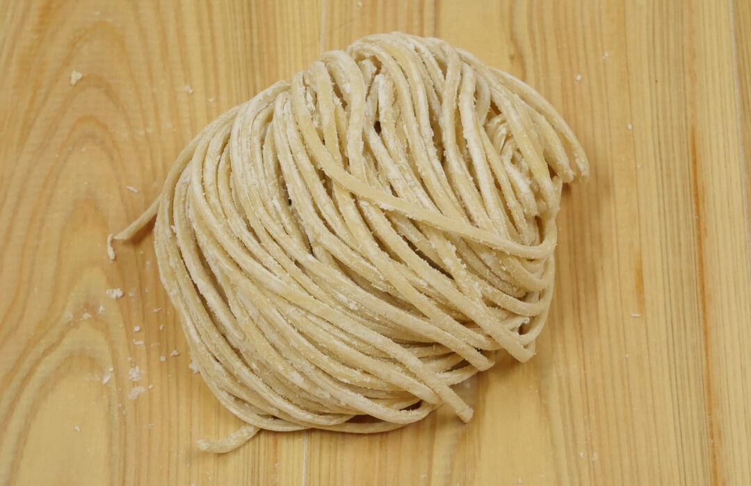 太ちぢれ麺の魅力とは？ラーメンに深みを加える味わいと食感の特徴